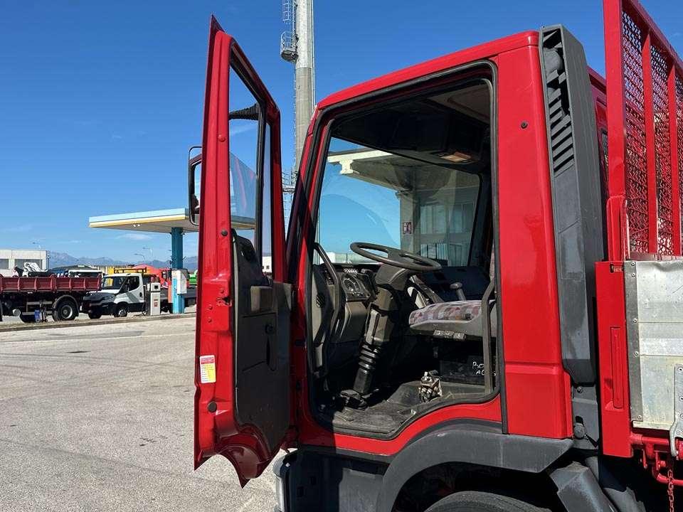 Iveco Eurocargo 100E18 4X2 Foto 13