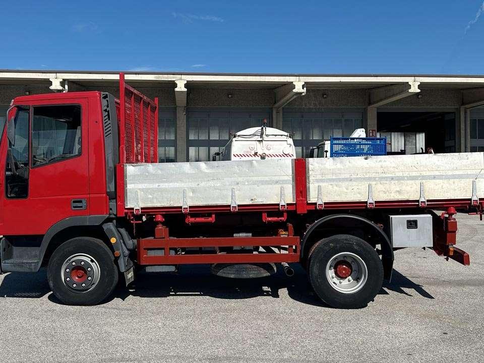 Iveco Eurocargo 100E18 4X2 Foto 2