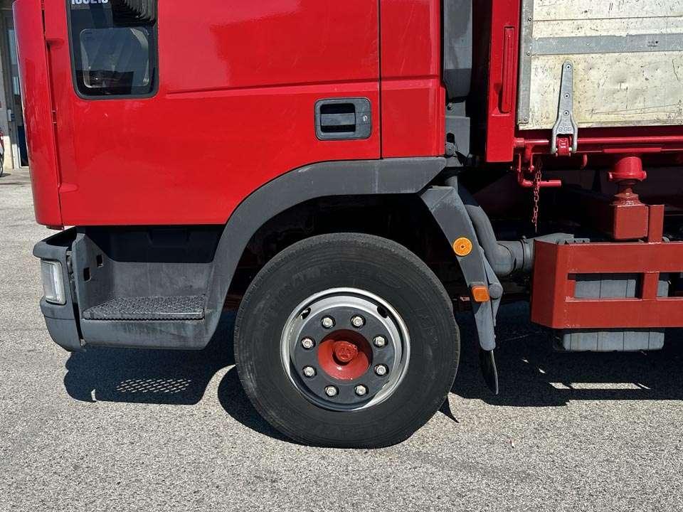 Iveco Eurocargo 100E18 4X2 Foto 9