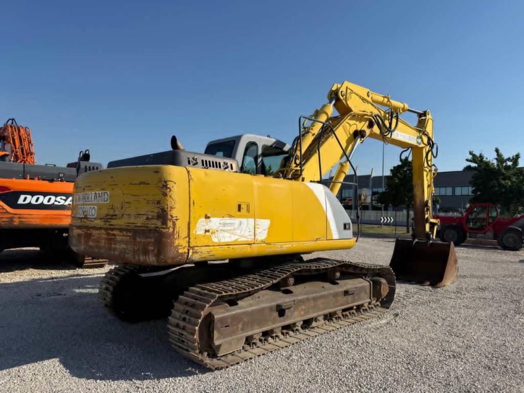 New Holland E215 Foto 4