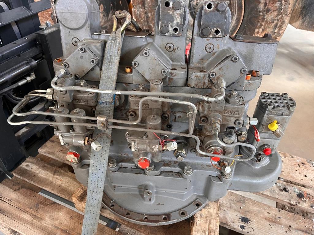 Hitachi HPV 145JX-28 Foto 1
