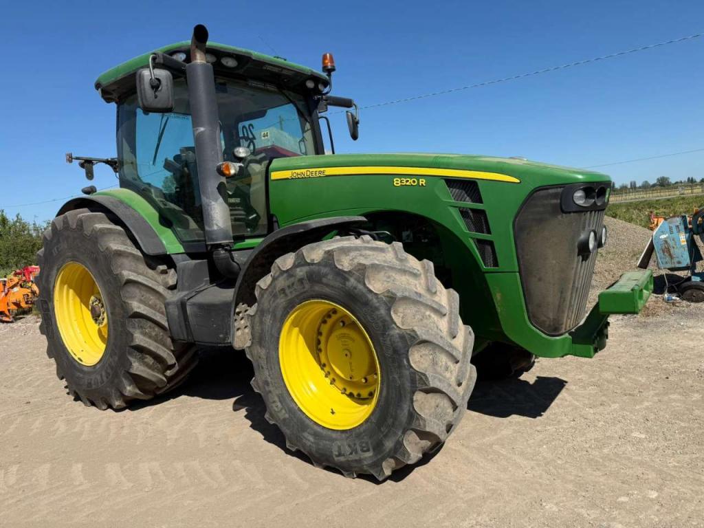 John Deere 8320R Foto 3