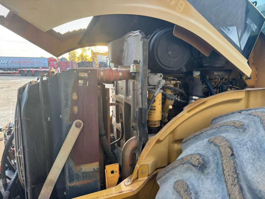 Caterpillar CP76 (19t) Foto 24