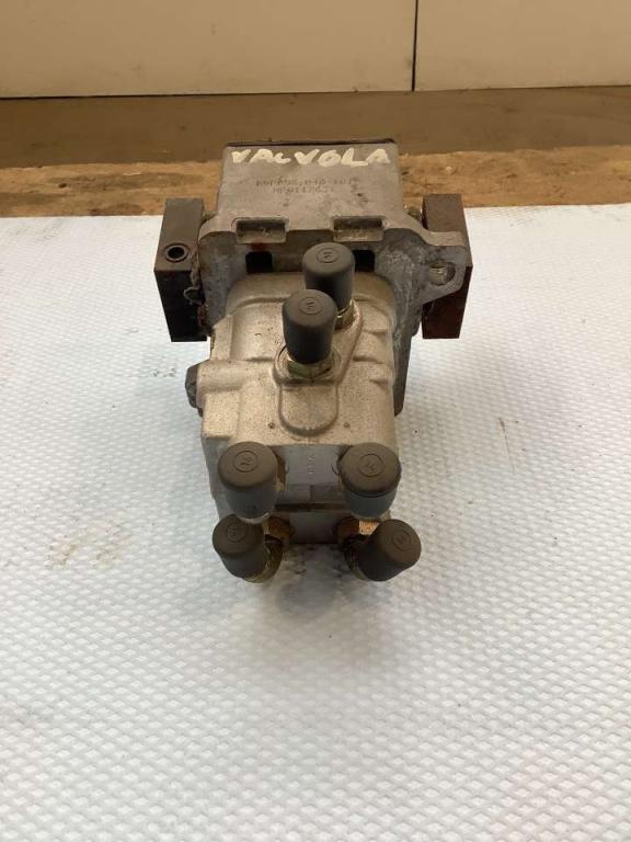 Valvola distributore avanzamento per Hitachi ZX135US Foto 2