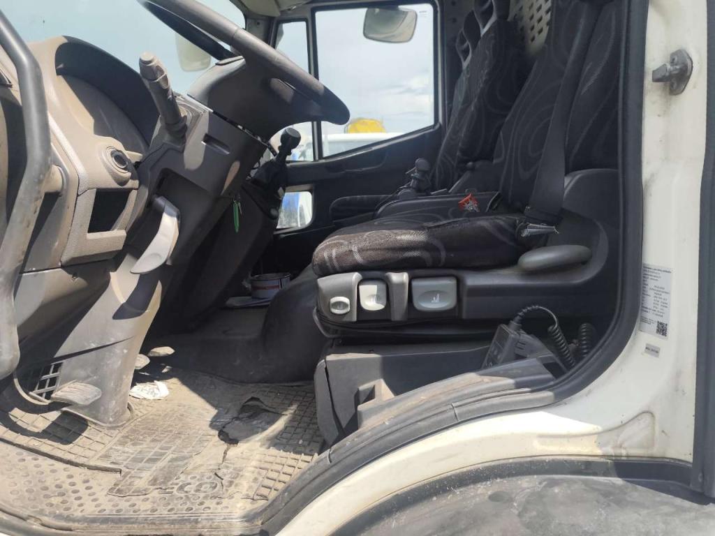 Iveco EUROCARGO 150E22P Foto 8