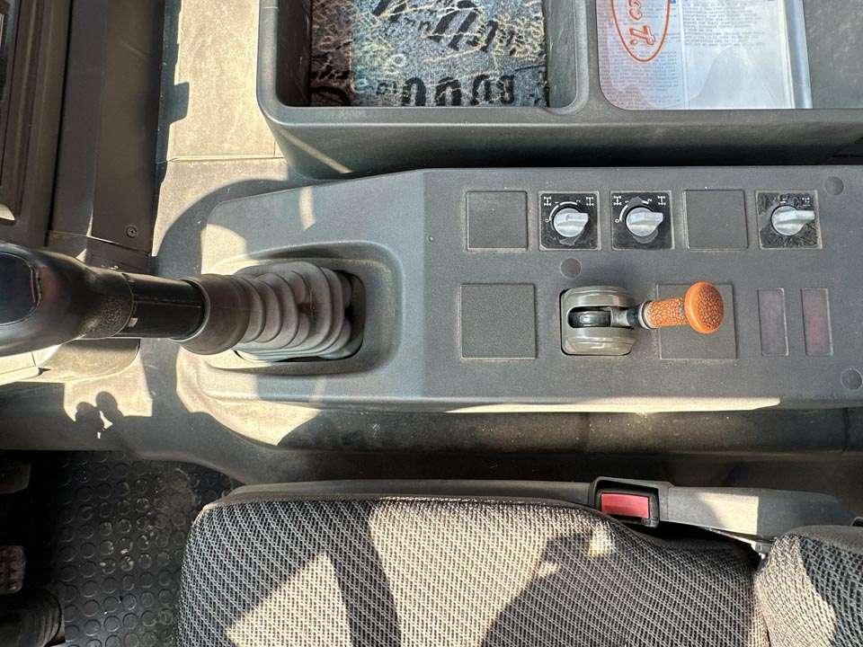 Iveco EUROTRAKKER MP190E30 4X4 Foto 18