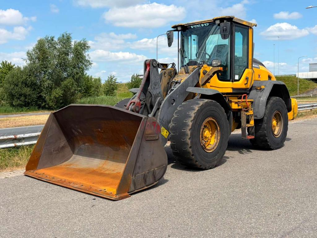 Volvo L90H Foto 2