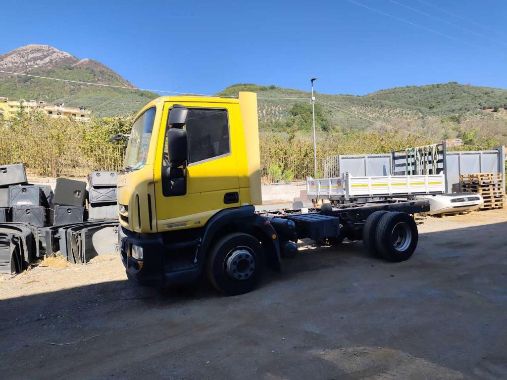 Iveco EUROCARGO CUBE 120E28P Foto 6
