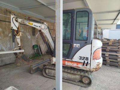 Bobcat 328D in vendita da Omeco Spa