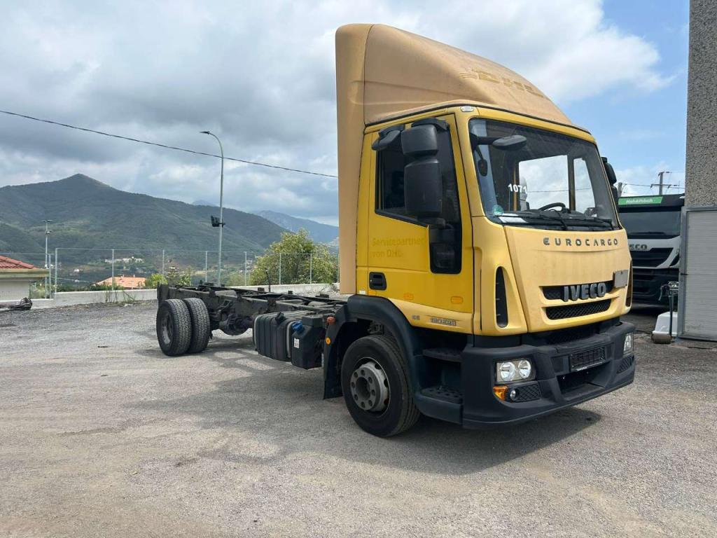 Iveco EUROCARGO CUBE 120E28P Foto 18