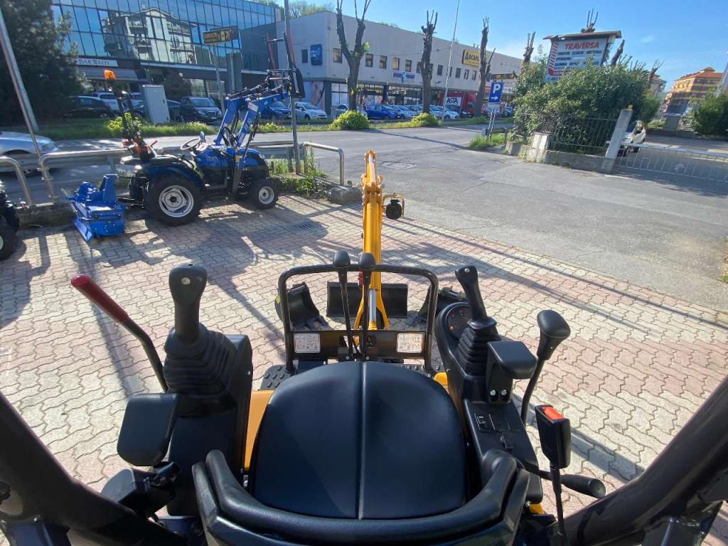 Kato HD 12 VXE con Benna TRINCEA SBK STREET BUCKET Foto 18