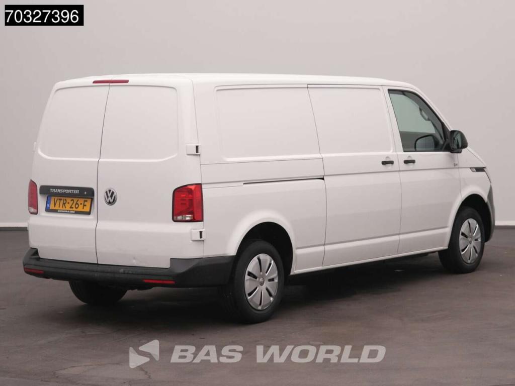 Volkswagen Transporter 110pk L2H1 Navi Airco Euro6 L2 A/C Foto 2
