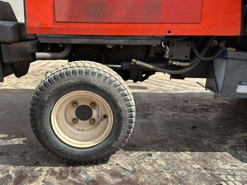 Kubota F2400 4X4 Foto 4