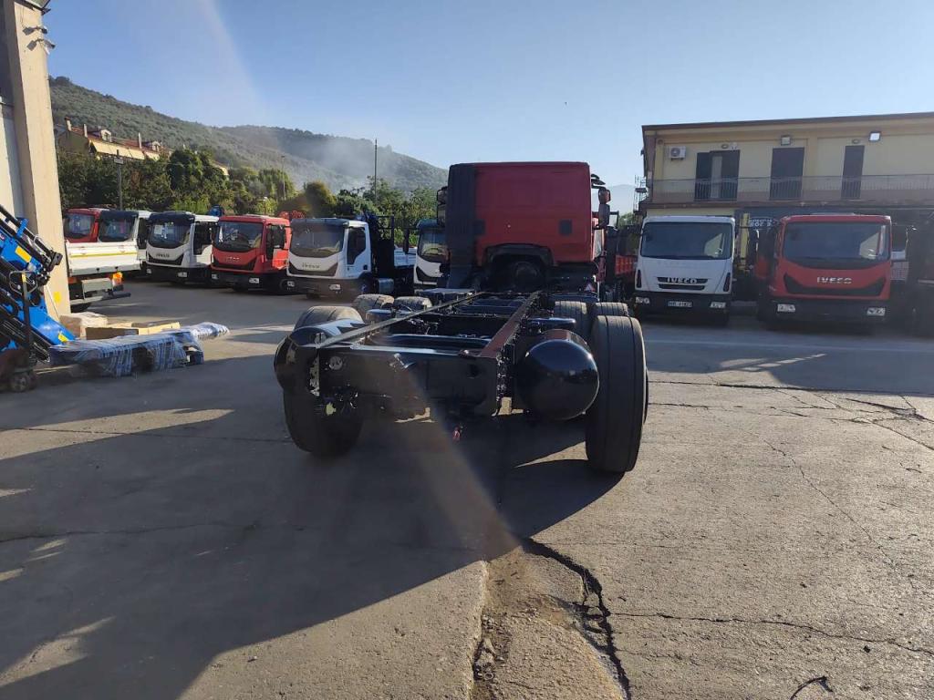 Iveco STRALIS HI-STREET 260S31 Foto 12