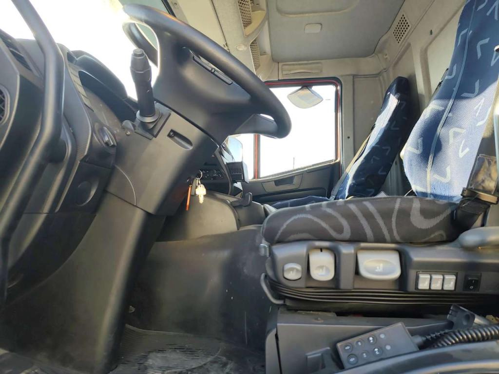 Iveco STRALIS HI-STREET 260S31 Foto 6
