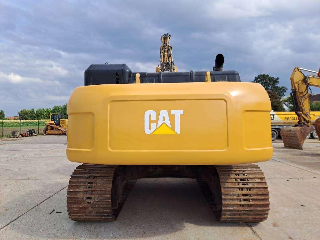 CAT 330DL UHD Foto 3