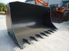 New Holland E270B Foto 1 thumbnail