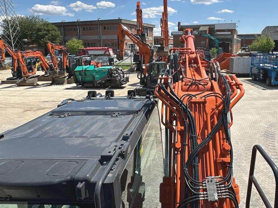 Hitachi ZX180W-7 Foto 15