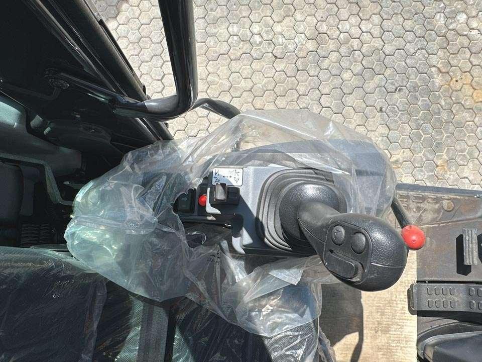 Hitachi ZX180W-7 Foto 18