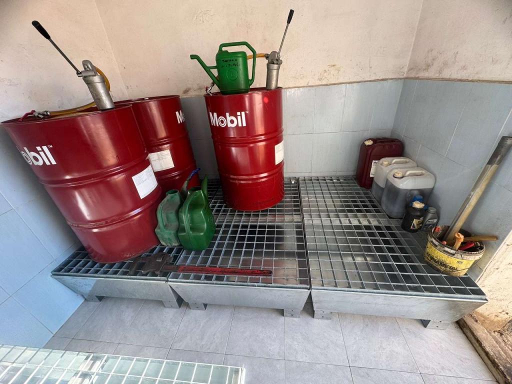 Altro Vasca di contenimento liquidi Foto 1