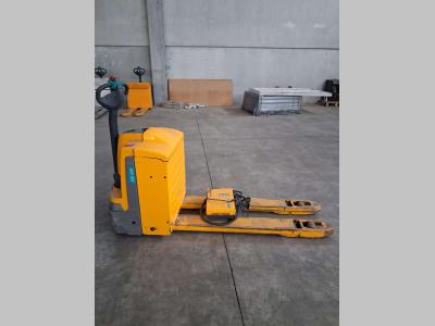 Jungheinrich EJE 220 in vendita da Deal Di Balliu Mentor & c. Sas