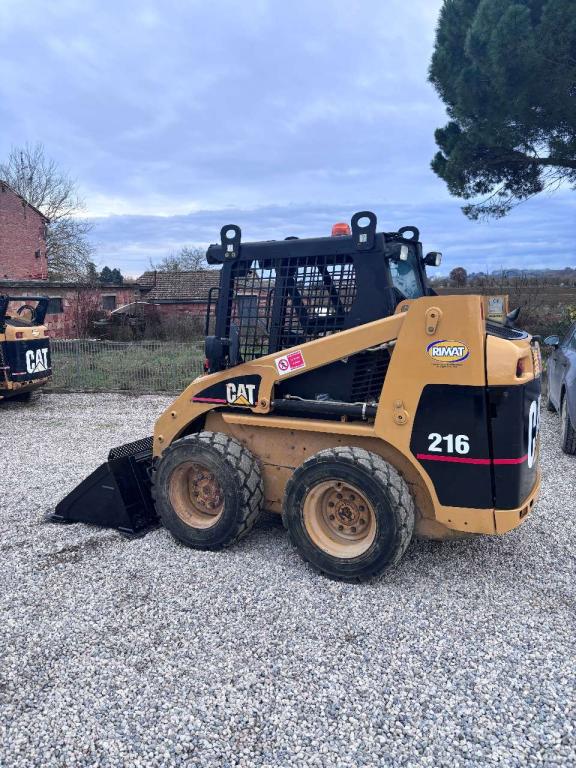 Caterpillar 216 Foto 1