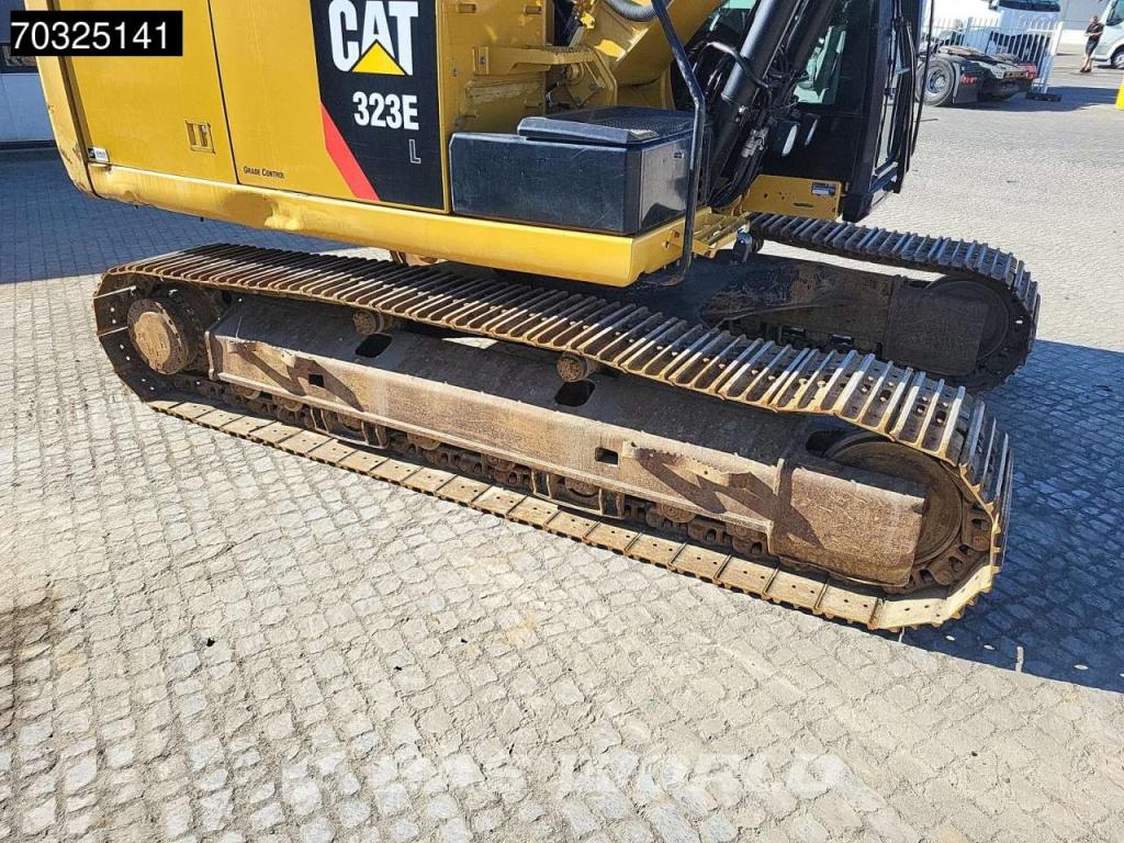 Caterpillar 323 E L Foto 23