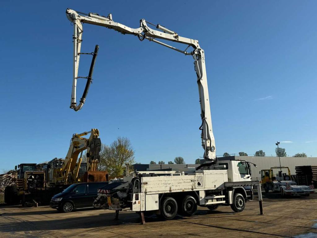 Mercedes-Benz Actros 2632 6x4 with Putzmeister BSF 24-4 11 24m concrete pump Foto 10