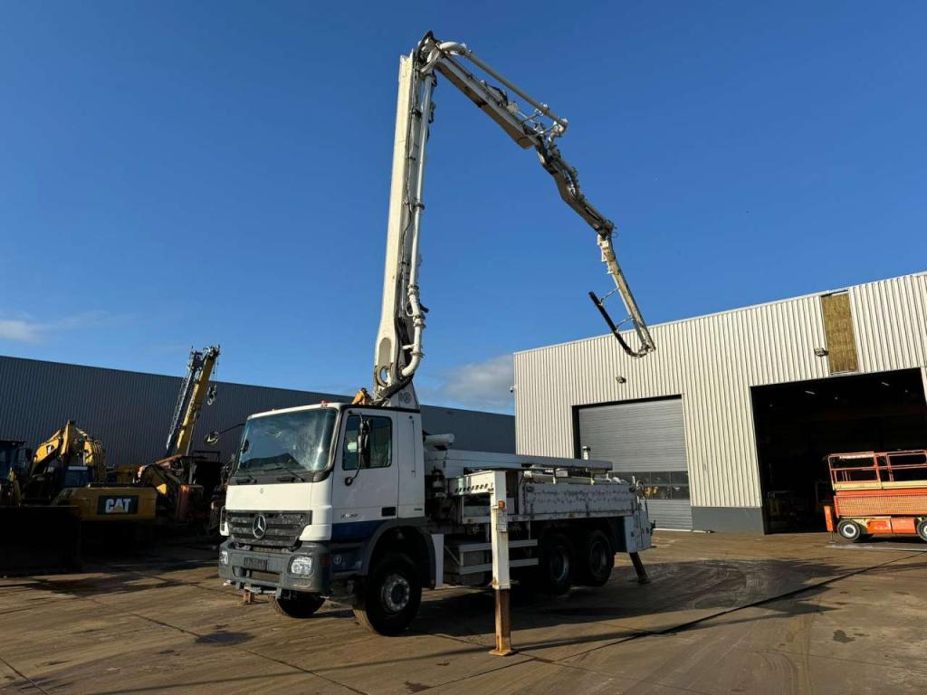 Mercedes-Benz Actros 2632 6x4 with Putzmeister BSF 24-4 11 24m concrete pump Foto 12