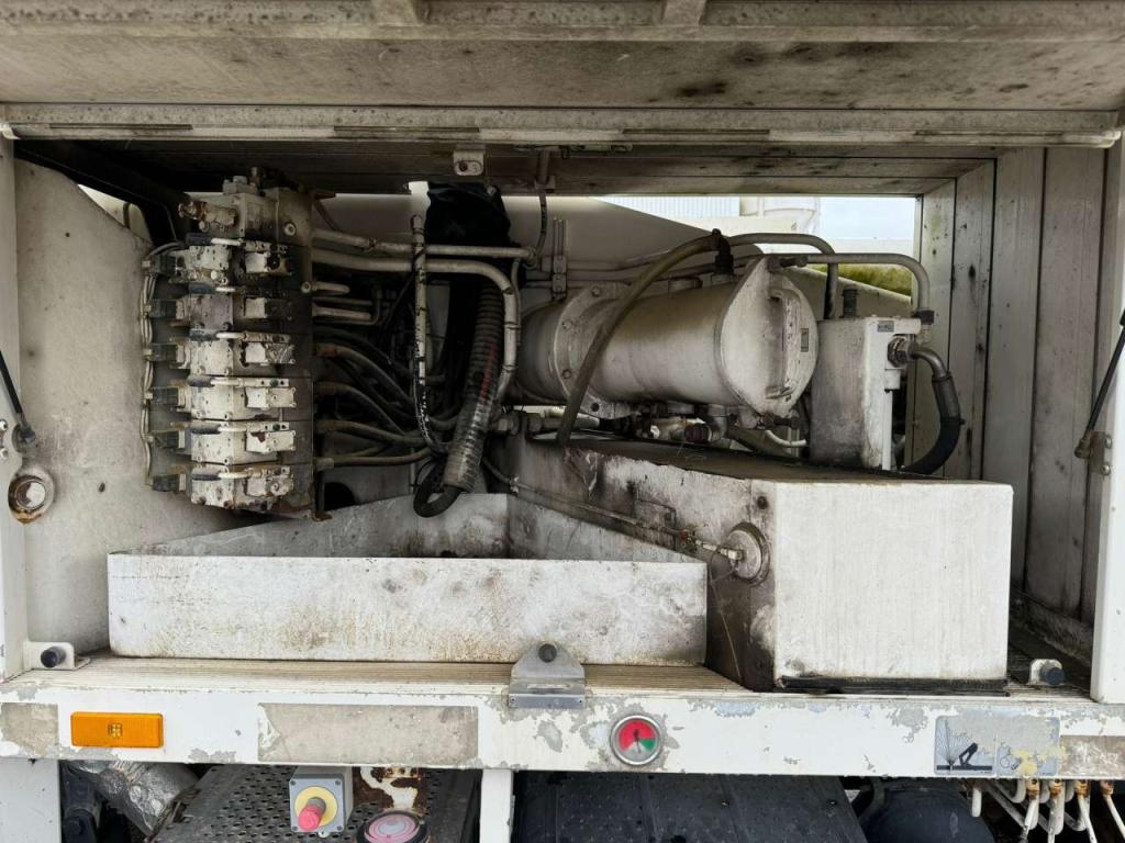 Mercedes-Benz Actros 2632 6x4 with Putzmeister BSF 24-4 11 24m concrete pump Foto 14