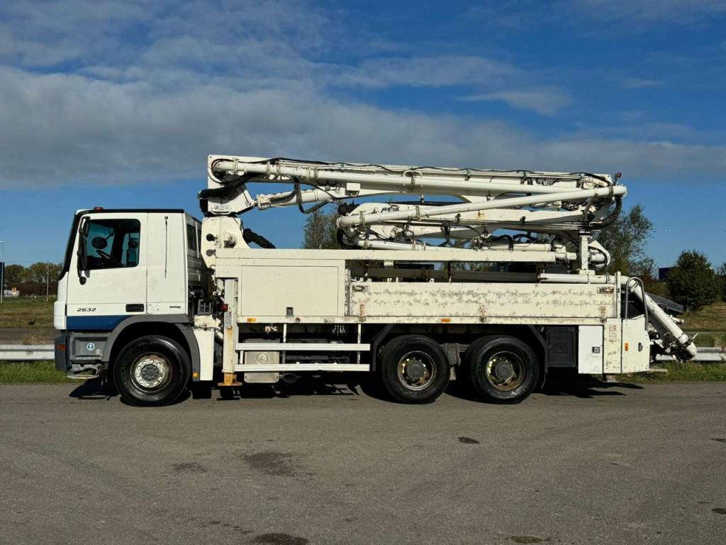 Mercedes-Benz Actros 2632 6x4 with Putzmeister BSF 24-4 11 24m concrete pump Foto 2