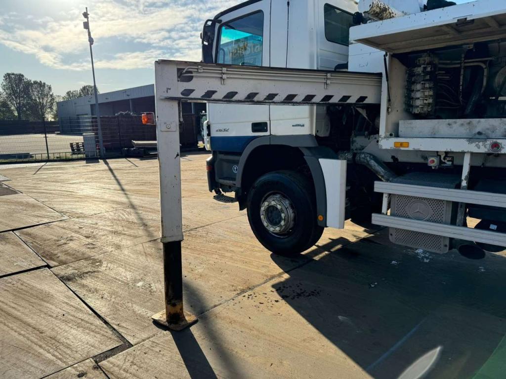 Mercedes-Benz Actros 2632 6x4 with Putzmeister BSF 24-4 11 24m concrete pump Foto 28