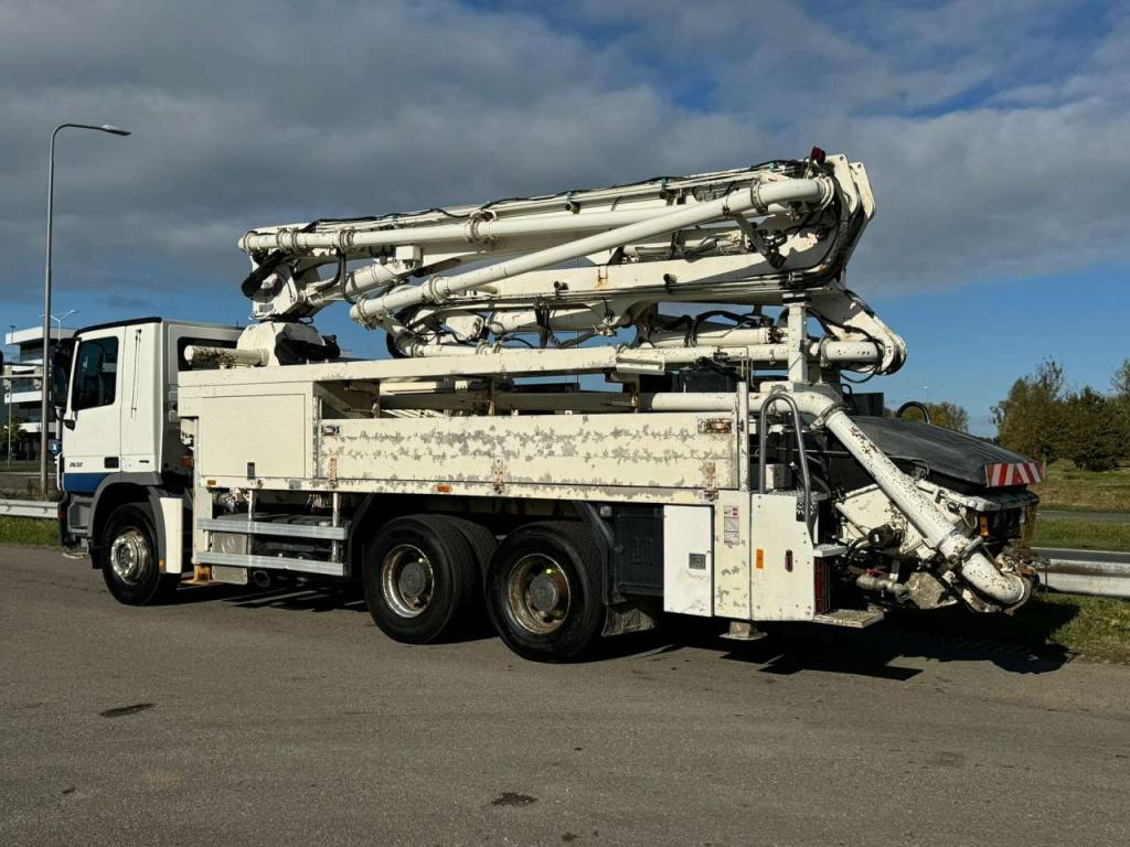 Mercedes-Benz Actros 2632 6x4 with Putzmeister BSF 24-4 11 24m concrete pump Foto 3