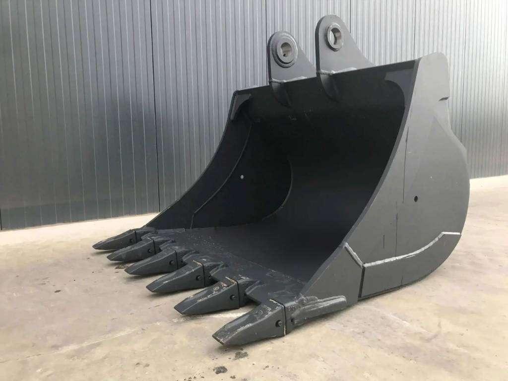 Komatsu PC210 Foto 3