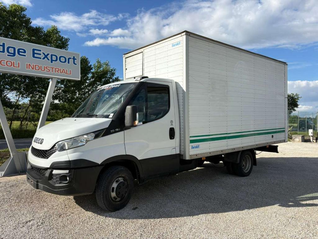 Iveco DAILY 35C15 furgonato manuale Foto 3