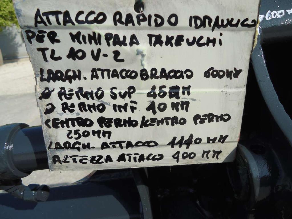 Attacco rapido idraulico per per Takeuchi TL10V-2 Foto 7
