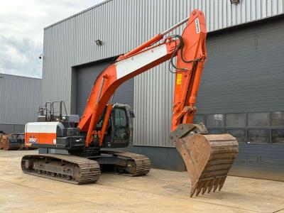 Hitachi ZX250-6 in vendita da Big Machinery