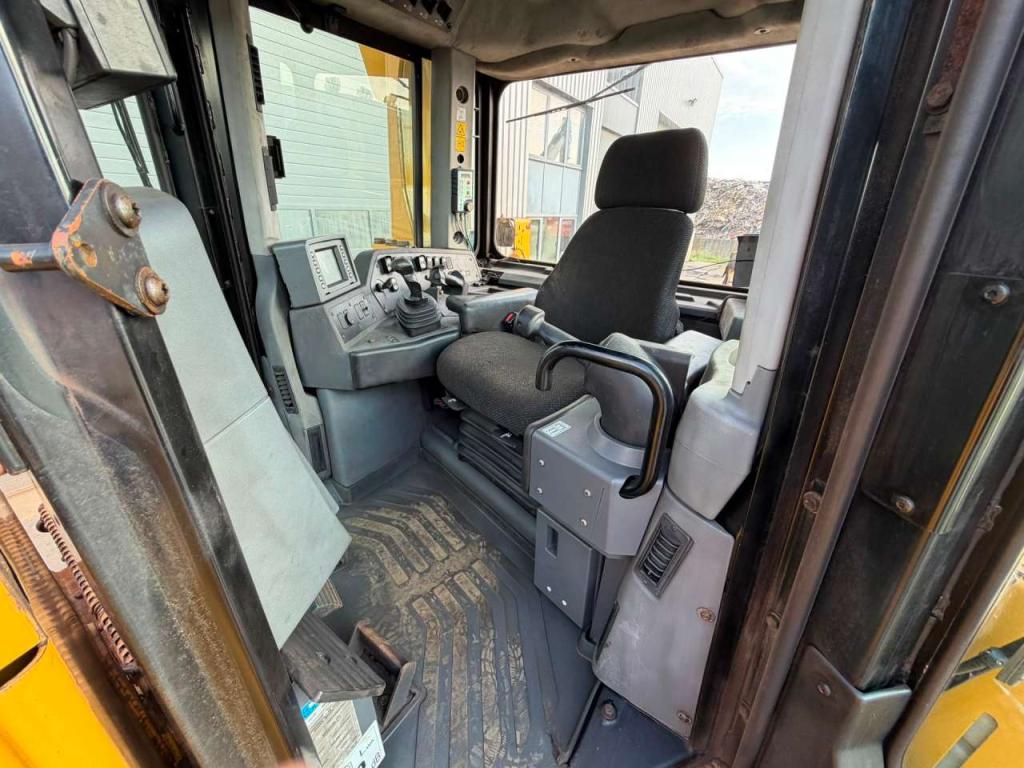 Caterpillar D8T Foto 19