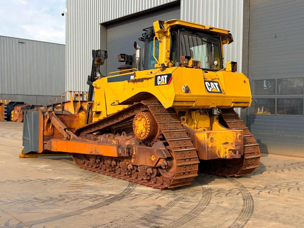 Caterpillar D8T Foto 3