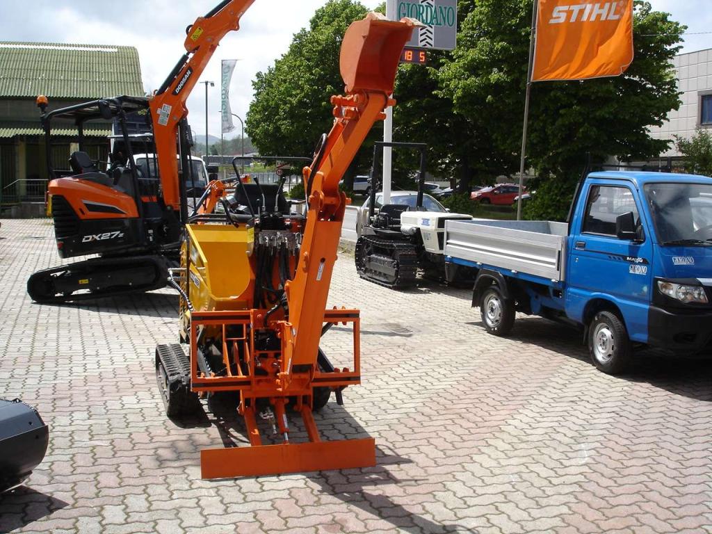 Kato Imer CARRY 107 DUMPER CON BRACCIO ESCAVATORE Foto 19