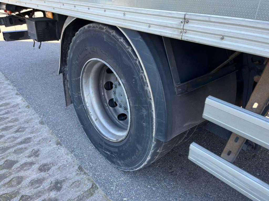 Mercedes-Benz Antos 1836 4x2 Closed Box, double floor Foto 17