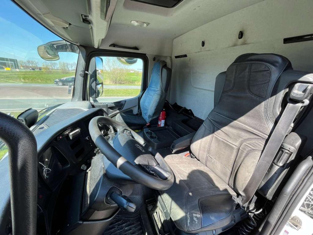 Mercedes-Benz Antos 1836 4x2 Closed Box, double floor Foto 25