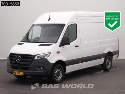 Mercedes-Benz Sprinter 317 CDI Automaat 2025 Model L2H2 170PK LED Navi Airco Cruise Camera 10inch MBUX CarPlay Pa in vendita da BAS World B.V.