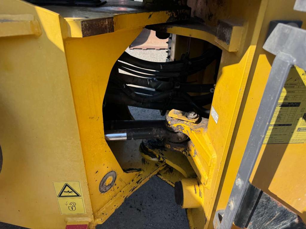 Komatsu WA270 Foto 3