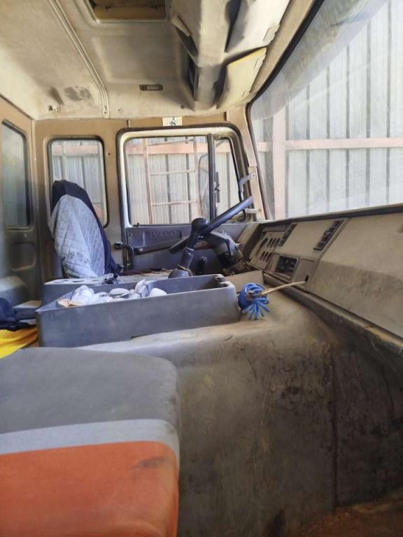 Iveco 330-36H Foto 2