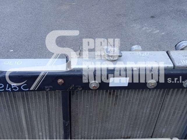 Radiatore acqua per New Holland E 215/245 C Foto 3