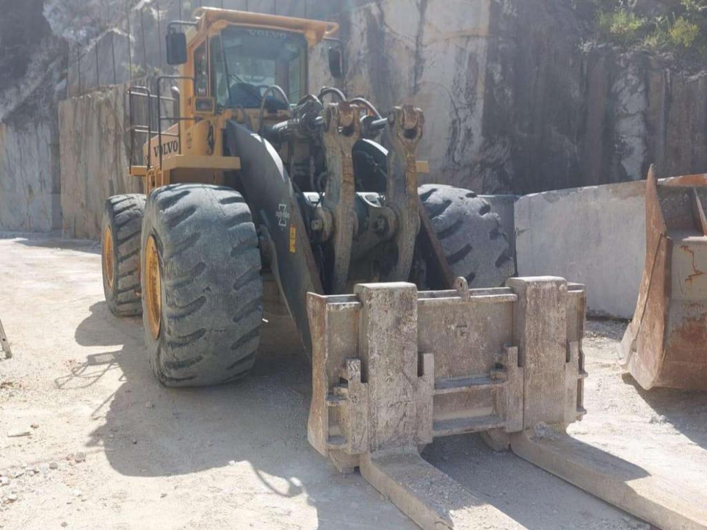 Volvo L 330 E Foto 1