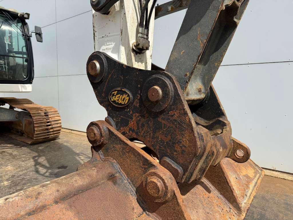 Liebherr R922LC - 2 Buckets Included / Automatic Greasing Foto 24