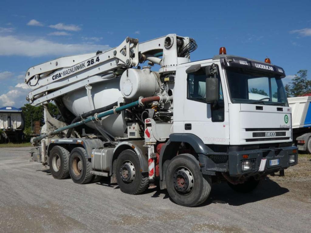 Iveco EEUROTRAKKER 410E44H Foto 1