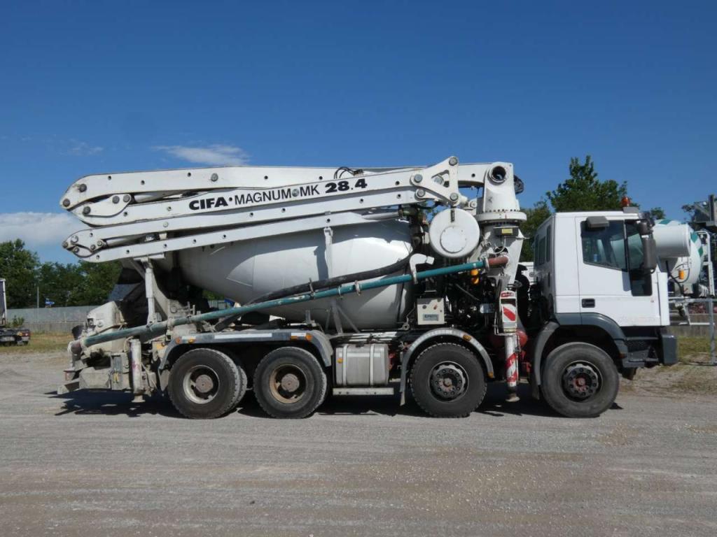 Iveco EEUROTRAKKER 410E44H Foto 2